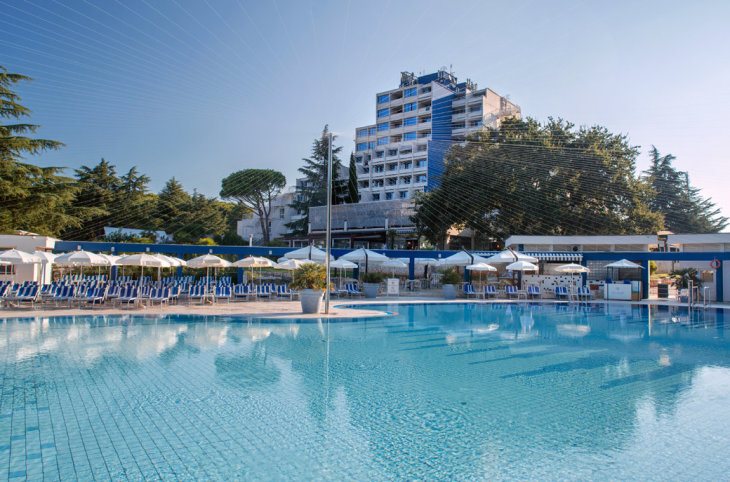 Valamar Diamant <div class="m-page-header__rating"><span class="m-page-header__rating--star"></span><span class="m-page-header__rating--star"></span><span class="m-page-header__rating--star"></span><span class="m-page-header__rating--star"></span></div>